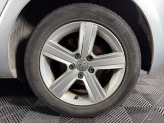 VOLKSWAGEN GOLF 1.6 TDI 110 BlueMotion Confortline complet