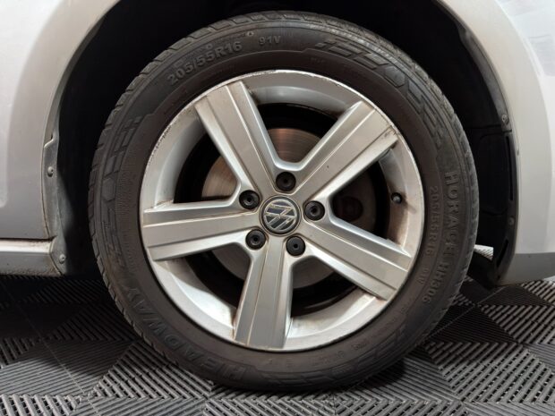 VOLKSWAGEN GOLF 1.6 TDI 110 BlueMotion Confortline complet