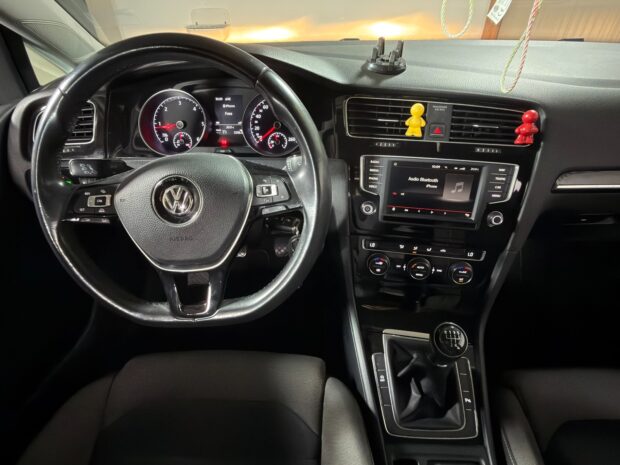 VOLKSWAGEN GOLF 1.6 TDI 110 BlueMotion Confortline complet