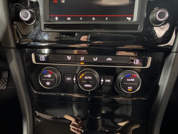 VOLKSWAGEN GOLF 1.6 TDI 110 BlueMotion Confortline complet
