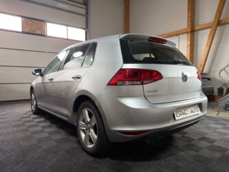 VOLKSWAGEN GOLF 1.6 TDI 110 BlueMotion Confortline complet