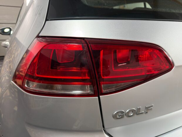 VOLKSWAGEN GOLF 1.6 TDI 110 BlueMotion Confortline complet