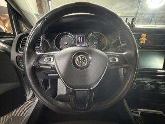 VOLKSWAGEN GOLF 1.6 TDI 110 BlueMotion Confortline complet