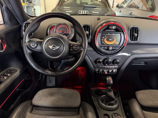 MINI COUNTRYMAN F60 136 ch BVA6 Cooper Red Hot Chili complet