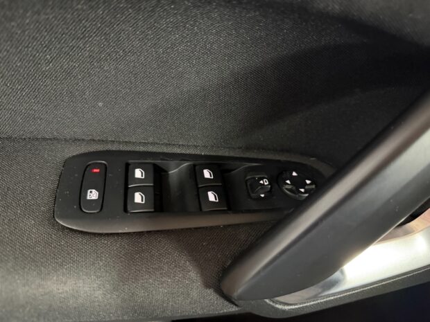 PEUGEOT 308 1.6 BlueHDi 100ch S&S BVM5 Style complet