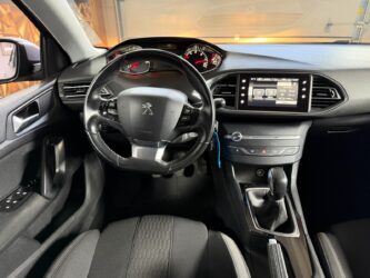 PEUGEOT 308 1.6 BlueHDi 100ch S&S BVM5 Style complet