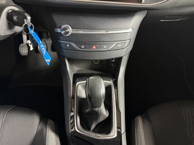PEUGEOT 308 1.6 BlueHDi 100ch S&S BVM5 Style complet
