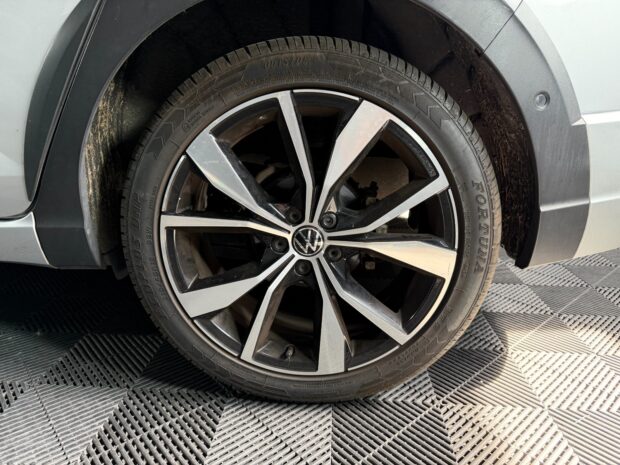 VOLKSWAGEN TAIGO 1.5 TSI 150 DSG7 R-Line complet