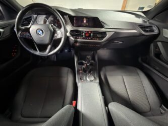 BMW SERIE 1 F40 116d 116 ch Business Design complet