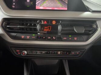 BMW SERIE 1 F40 116d 116 ch Business Design complet