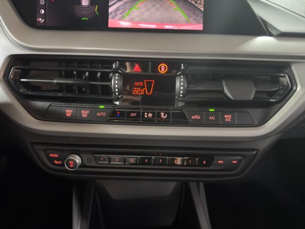 BMW SERIE 1 F40 116d 116 ch Business Design complet