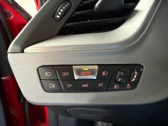 BMW SERIE 1 F40 116d 116 ch Business Design complet
