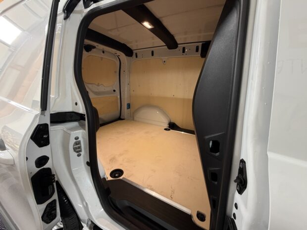 RENAULT KANGOO VAN TCE 130 EDC7 complet
