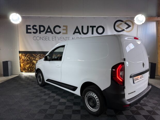 RENAULT KANGOO VAN TCE 130 EDC7 complet