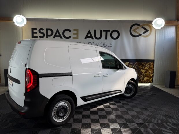 RENAULT KANGOO VAN TCE 130 EDC7 complet