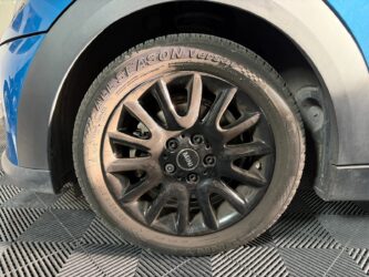 MINI HATCH 5 PORTES F55 LCI II Cooper 136 ch BVA7 Edition Premium complet
