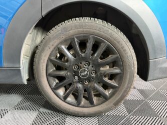 MINI HATCH 5 PORTES F55 LCI II Cooper 136 ch BVA7 Edition Premium complet