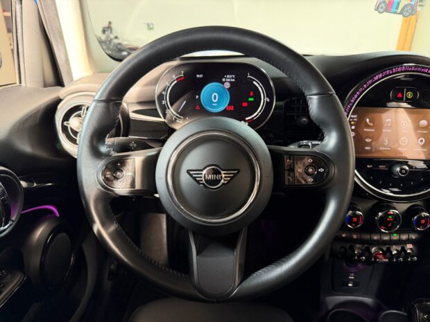 MINI HATCH 5 PORTES F55 LCI II Cooper 136 ch BVA7 Edition Premium complet