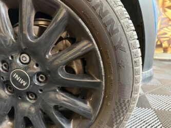 MINI HATCH 5 PORTES F55 LCI II Cooper 136 ch BVA7 Edition Premium complet